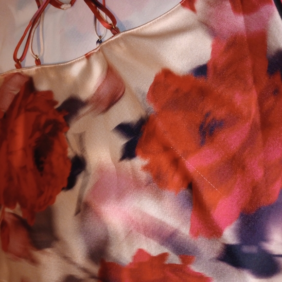 VICTORIA'S SECRET CAMI - Picture 6 of 16